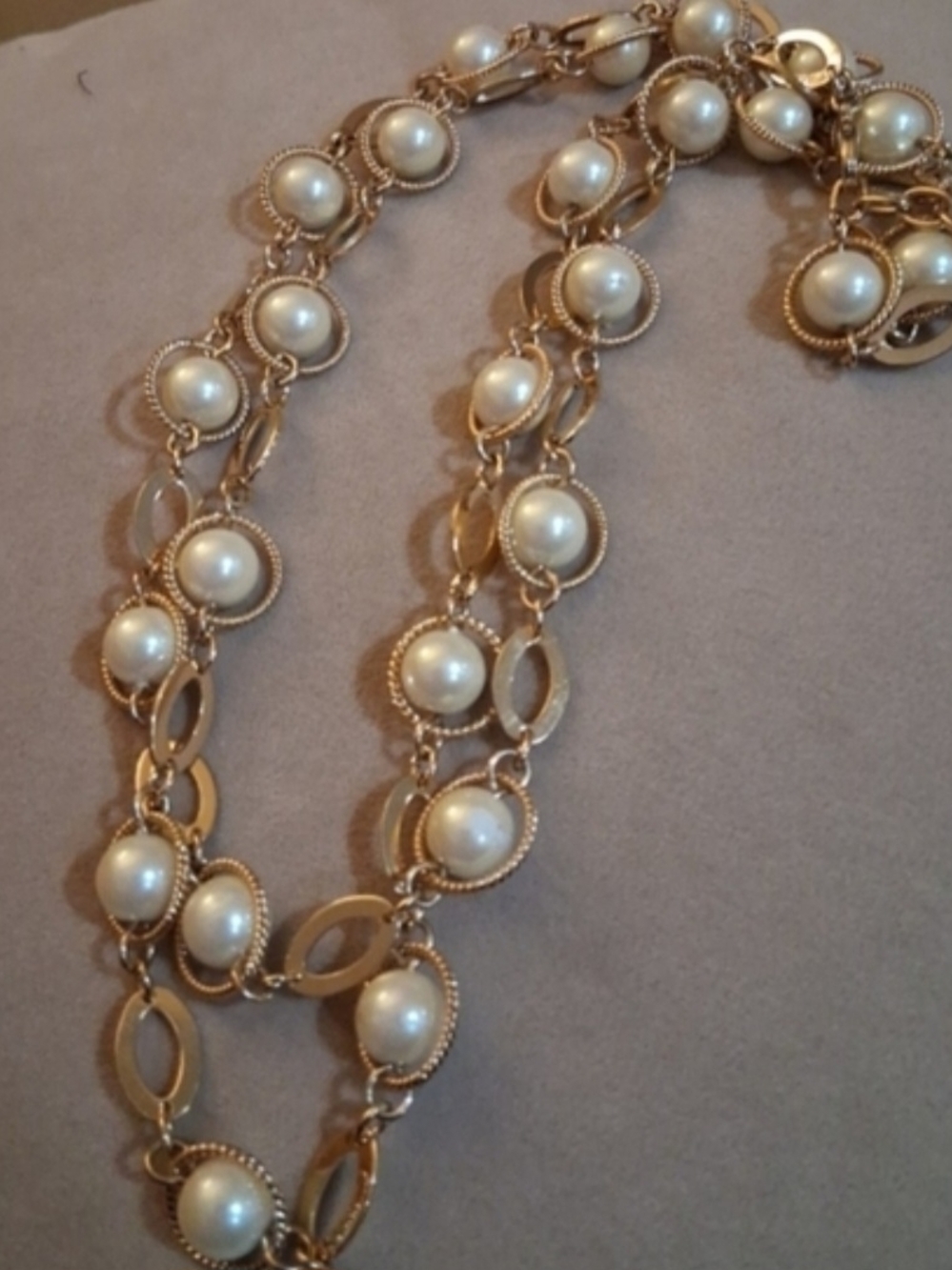 Talbots Gold-Tone Necklace with Ivory Pearls VERY GOOD CONDITION